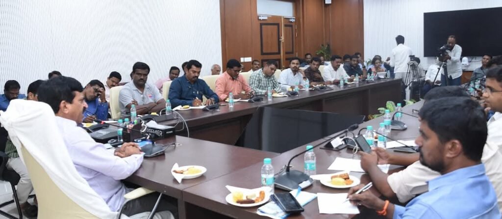 💥💥💥ఇందిరమ్మ ఇండ్లకు కేంద్రవాటా కోసం ఎదురు చూస్తున్నాం💥💥💥 1000391954