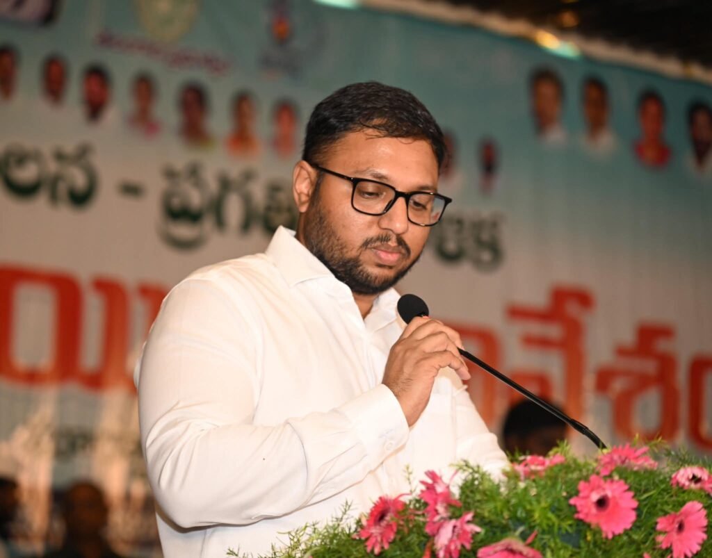 💥💥💥జిల్లా అభివృద్ధి, సంక్షేమమే ధ్యేయం: కలెక్టర్ తేజస్ నంద్లాల్ పవార్💥💥💥 1000394963