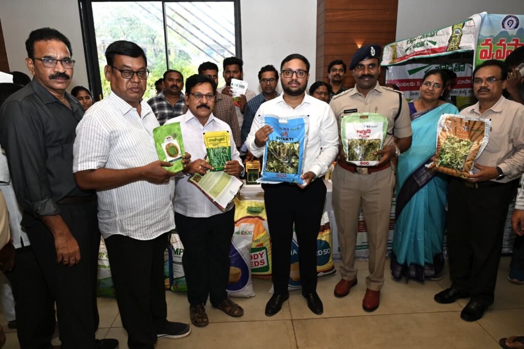 💥💥💥జిల్లా అభివృద్ధి, సంక్షేమమే ధ్యేయం: కలెక్టర్ తేజస్ నంద్లాల్ పవార్💥💥💥 1000394965